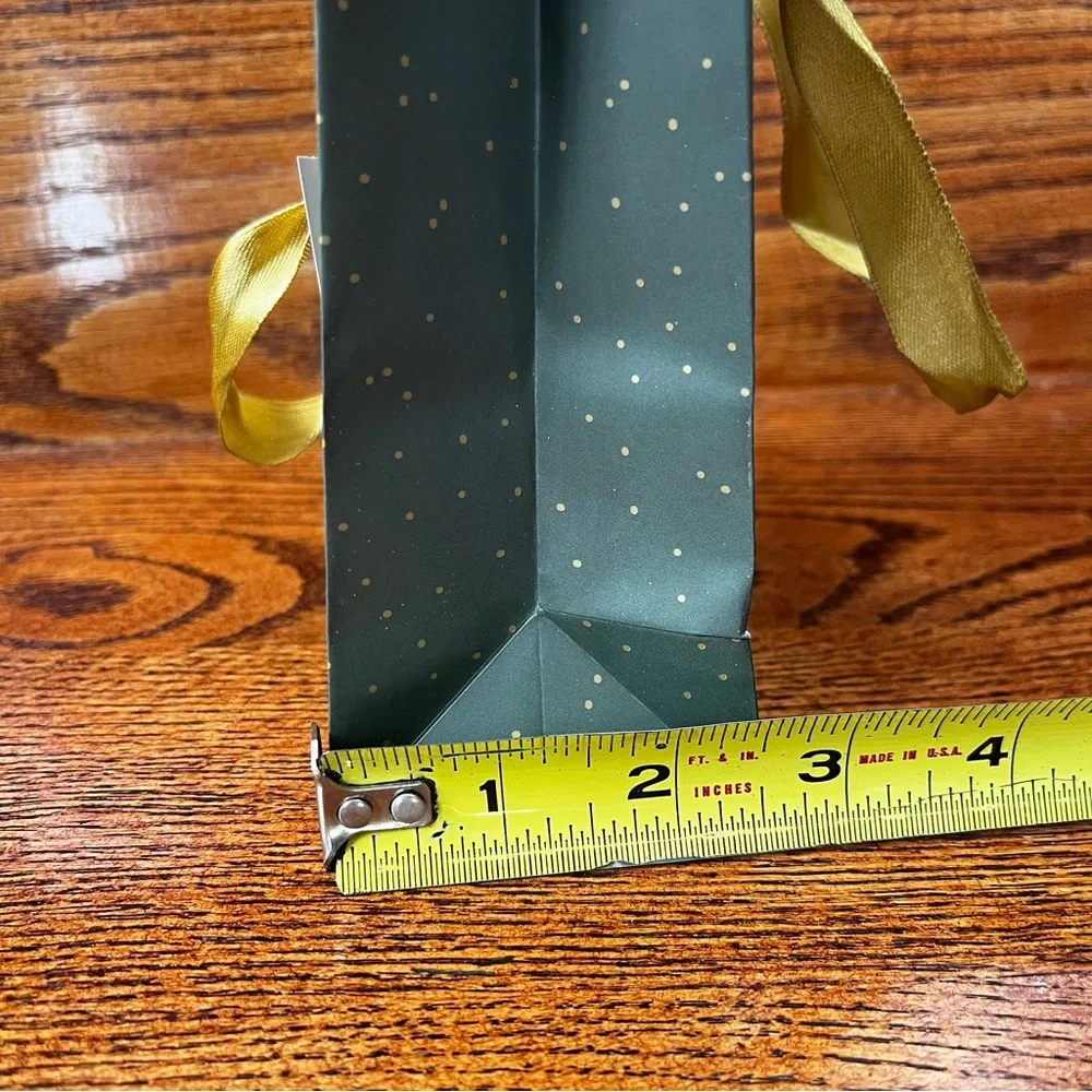 Design Focus Holiday Christmas Gift Bags